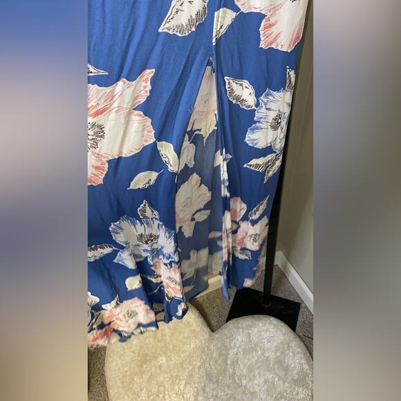 French connection blue flower dress v neck - Picture 4 of 8